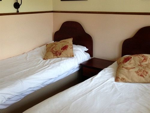 The Charlton Inn Blandford Forum Esterno foto